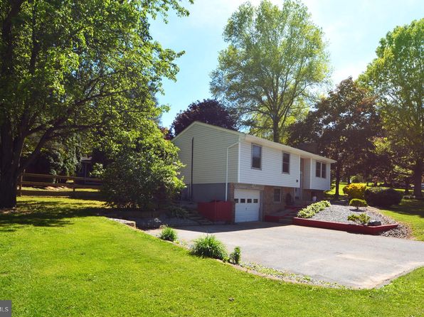 26 Shamrock Cir, Westminster, MD 21157