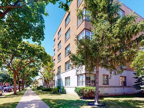 3rd image of 2610 W Balmoral Ave APT 506