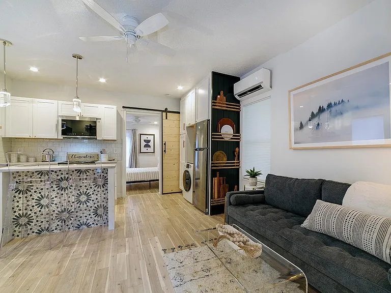 133 E Muriel St — Photo 5