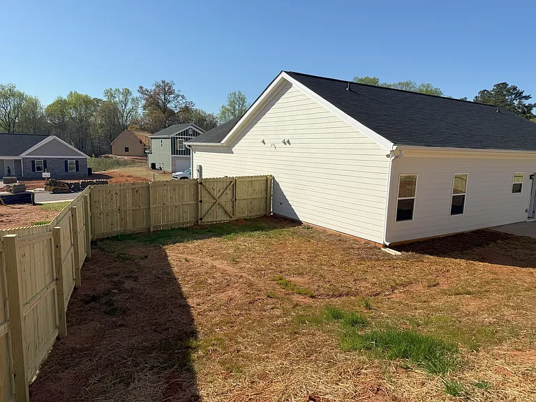 261 Charlotte Cir — Photo 22