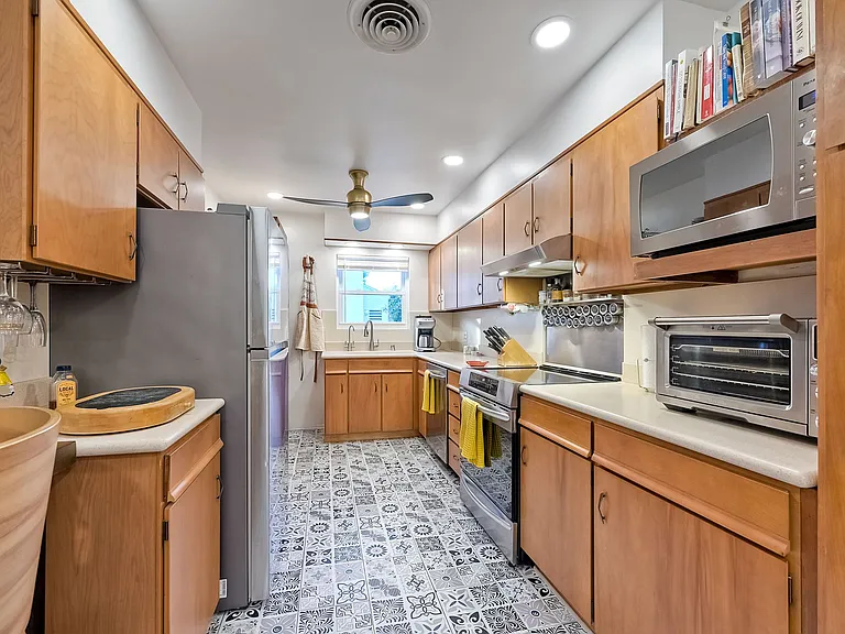 3470 Trumbull St — Photo 23