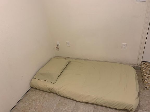 $600