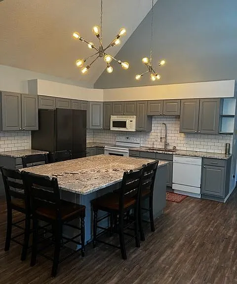 2638 Sagebrush Dr — Photo 2
