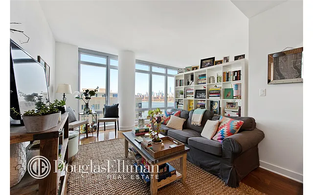 Rented by Douglas Elliman | media 16