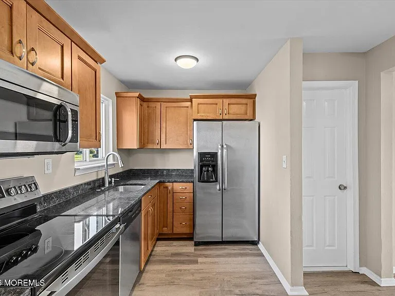 8 Primrose Ln — Photo 5