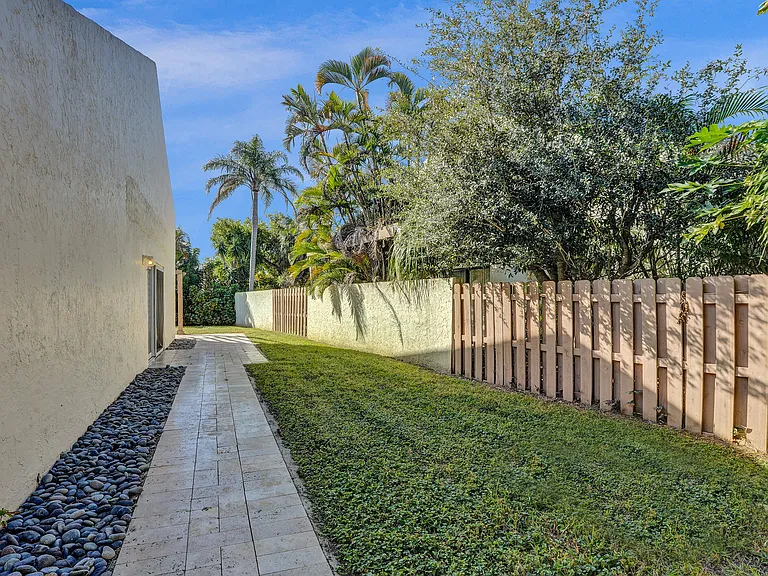 21760 Contado Rd — Photo 36