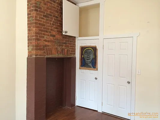 Rented by aptsandlofts.com | media 13