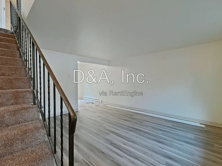110 NE Conifer Blvd #11 — Photo 2