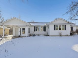 272 Roma Ave, Roseville, MN 55113