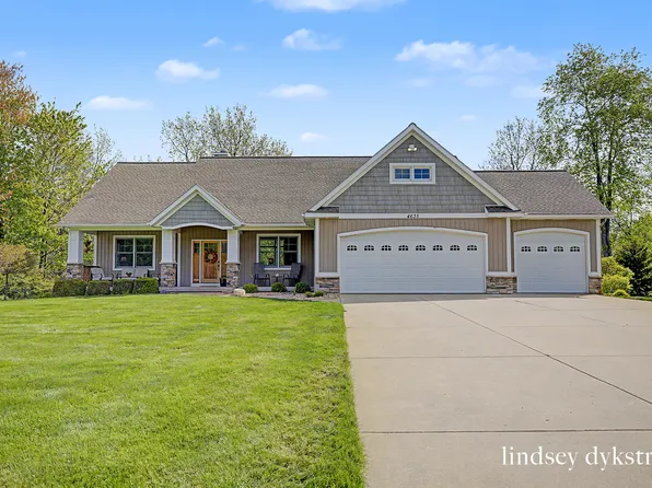 4635 Leighton Lakes Dr, Wayland, MI 49348