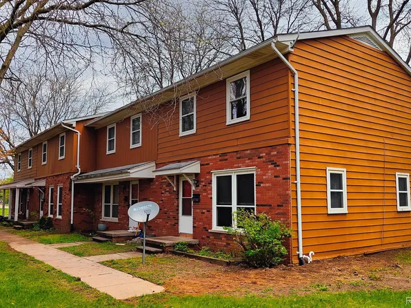 472 Robbe Ave, Belleville, MI 48111