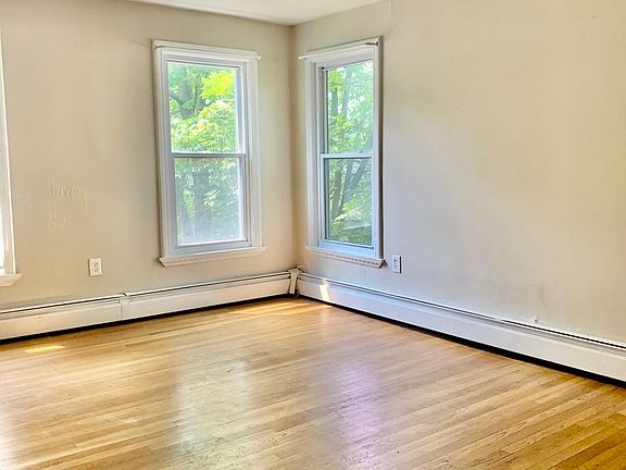 4th image of 329 Salt Springs Rd