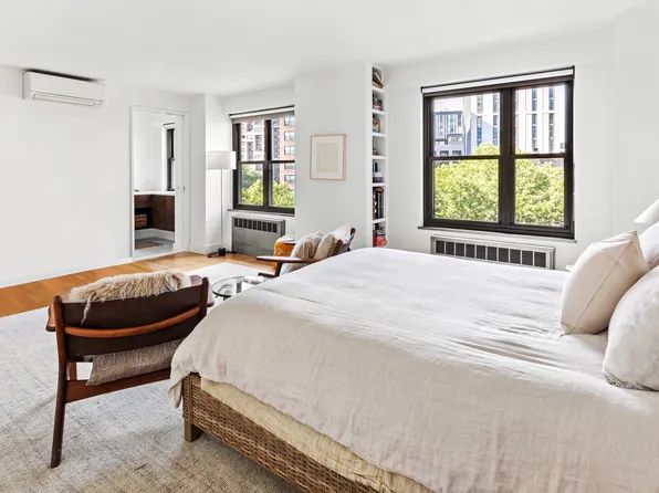 387 Grand Street K606/K607 image 15 of 16