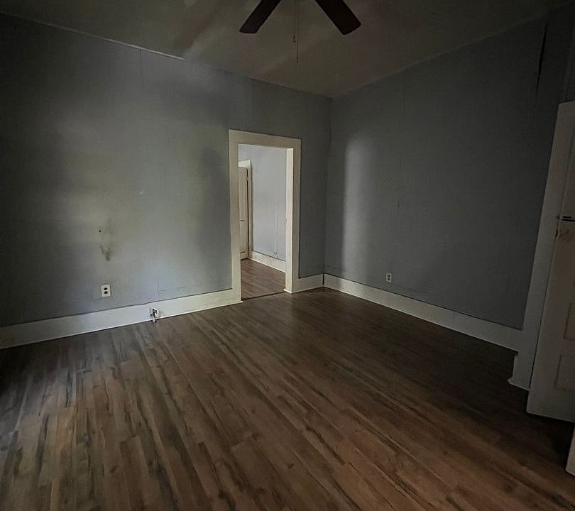 2nd image of 1726 Murphy St #B