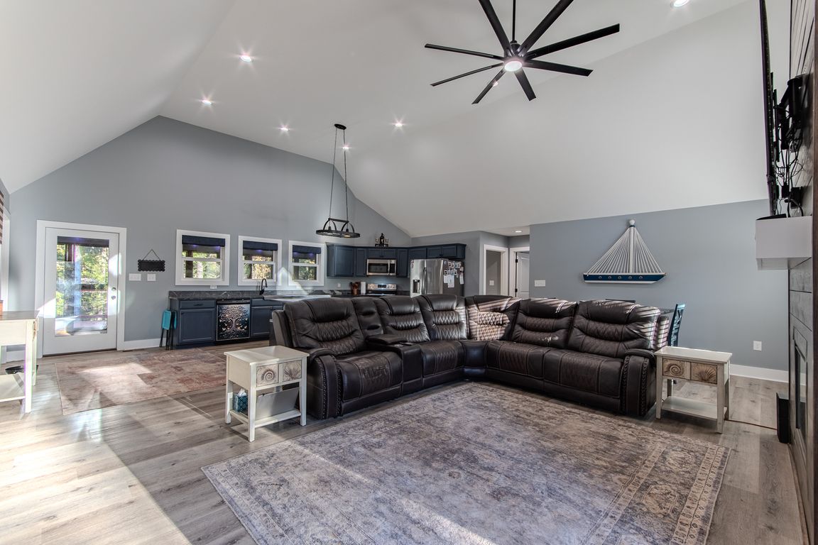 next background image