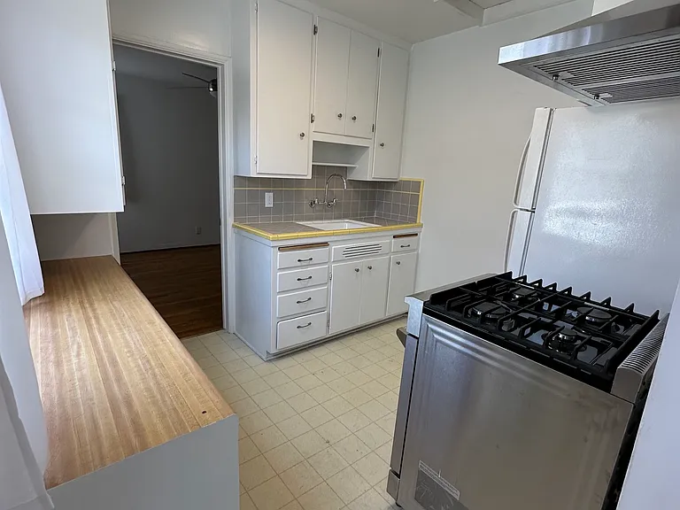 1535 Harvard St #A — Photo 8