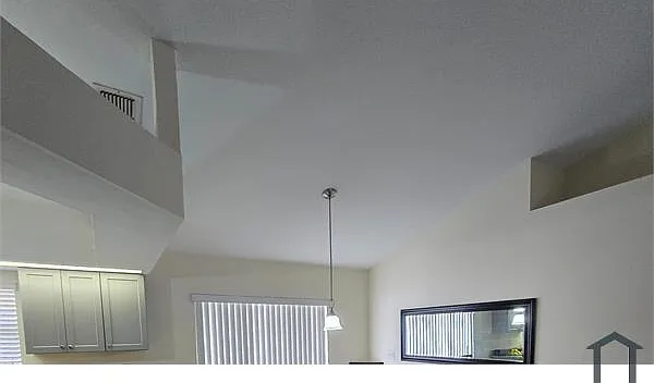 1728 NW 18th St — Photo 14