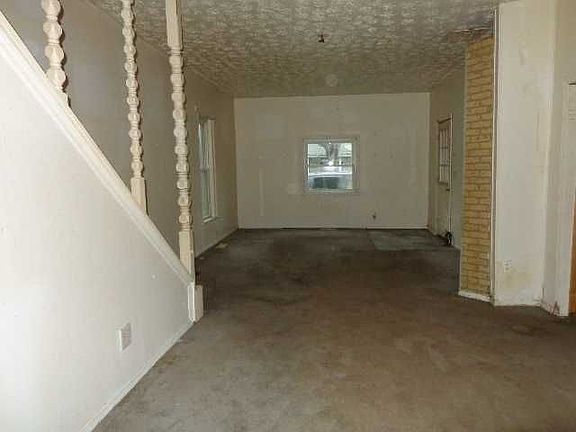 5th image of 229 Jefferson St