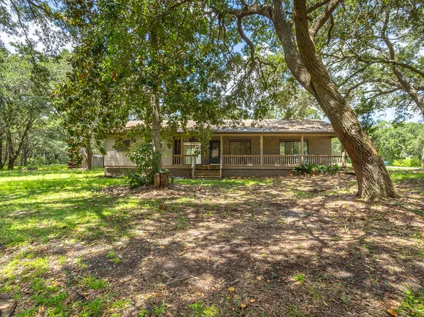 112 Hinton St, Lanark Village, FL 32323