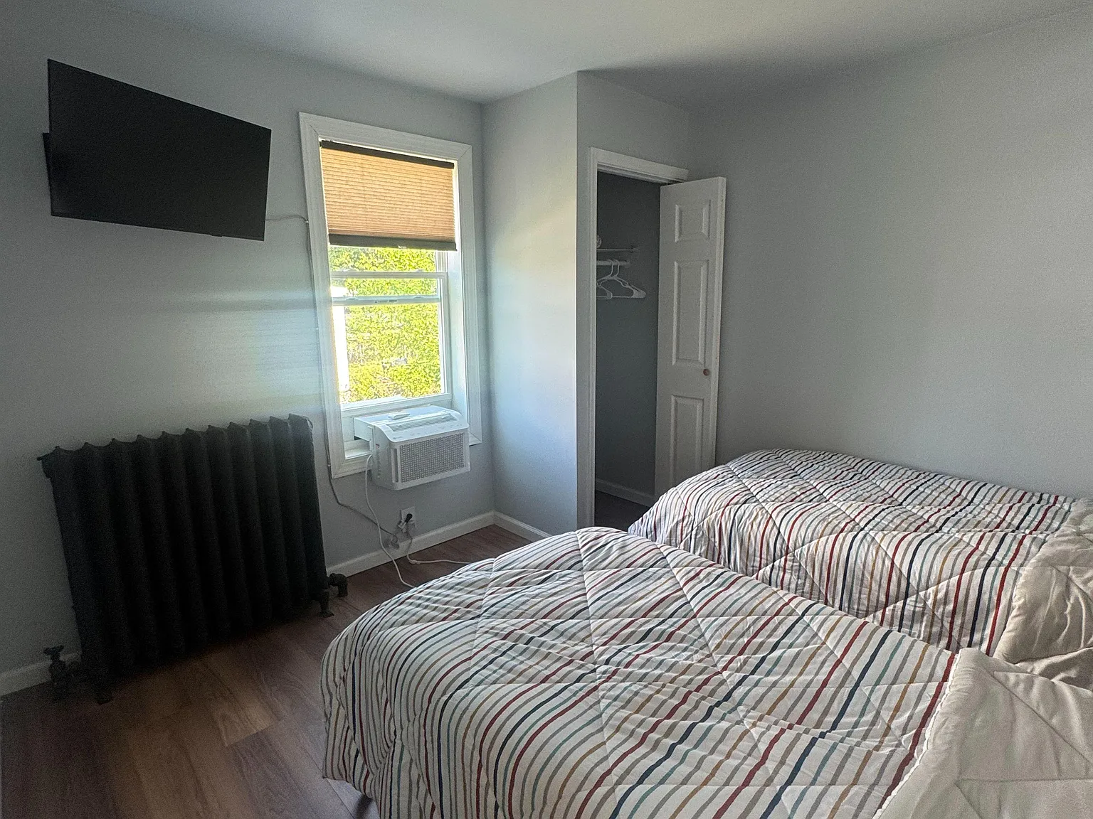 3 bed, 1.0 bath, 1100 sqft, $871 — Photo 1