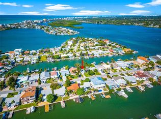 17726 Long Point Dr, Redington Shores, FL 33708