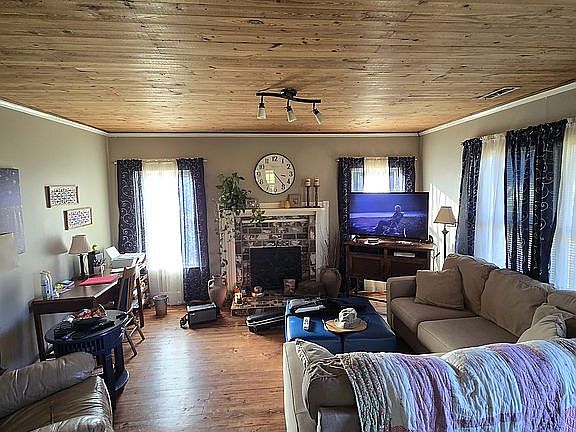 5th image of 543 County Road 413