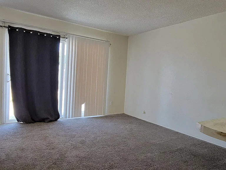7928 W Earll Dr — Photo 5