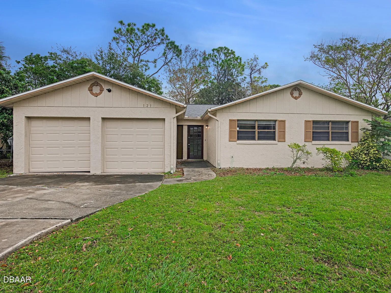 3 bed, 2.0 bath, 1548 sqft, $2,300 — Photo 2