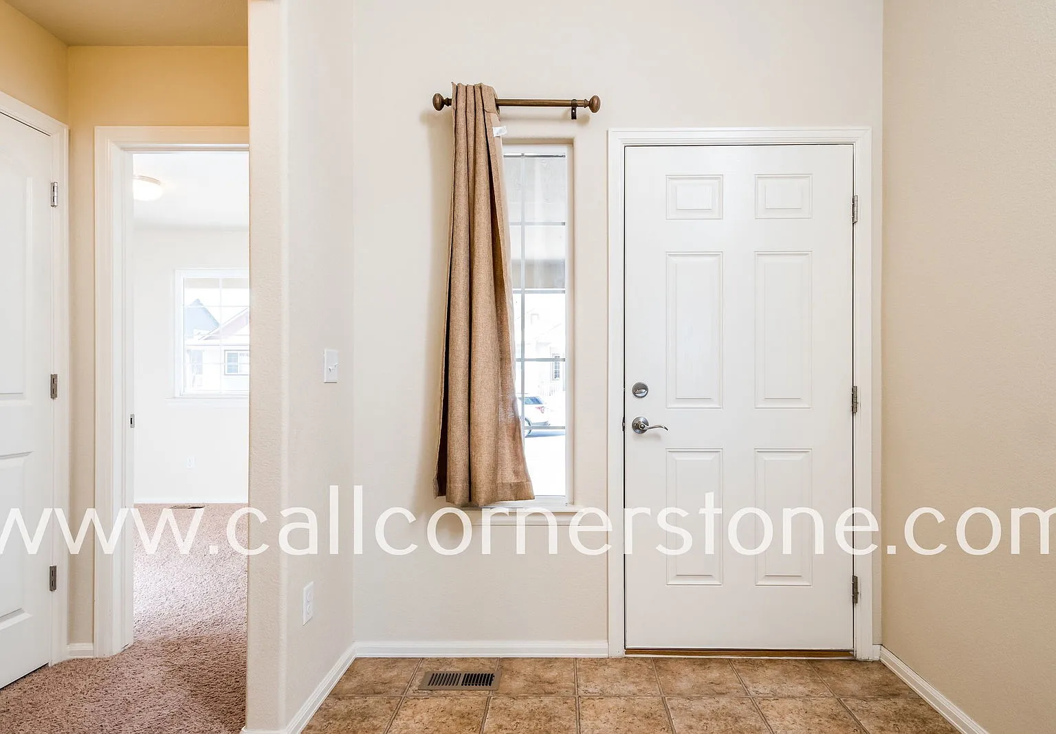 3 bed, 2.0 bath, 2864 sqft, $2,272 — Photo 3