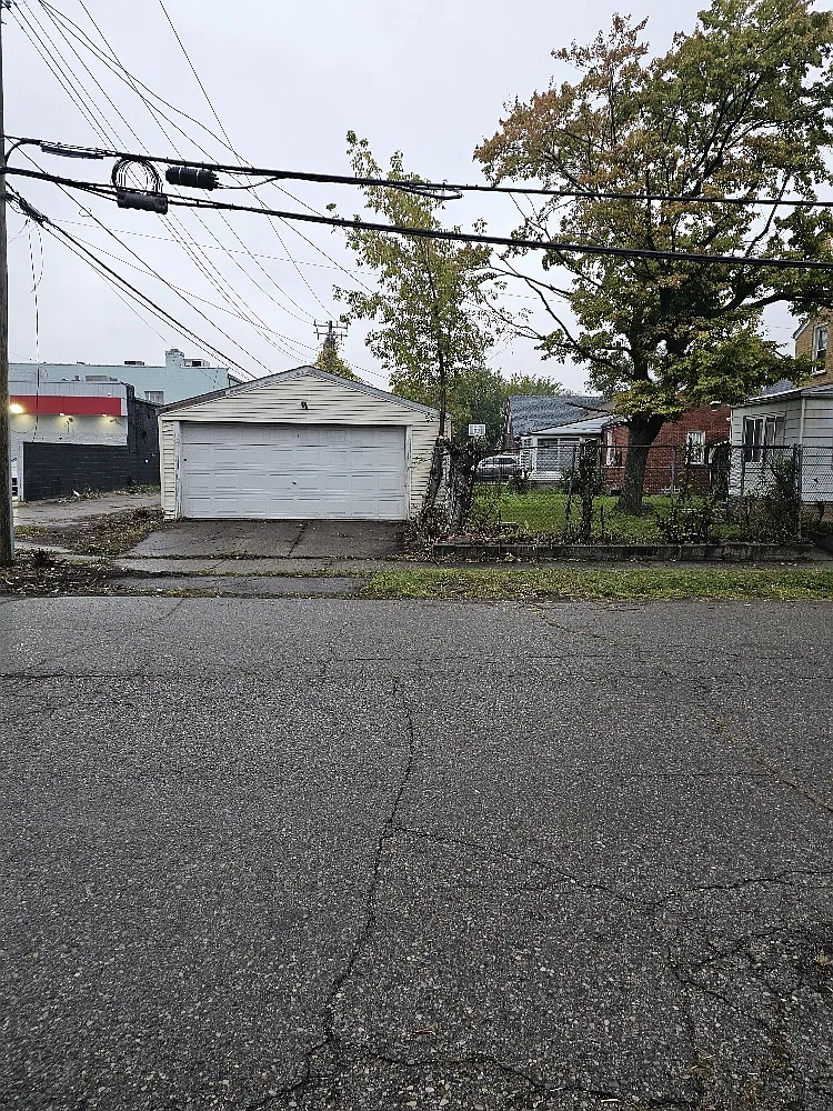 4 bed, 1300 sqft, $1,500 — Photo 3