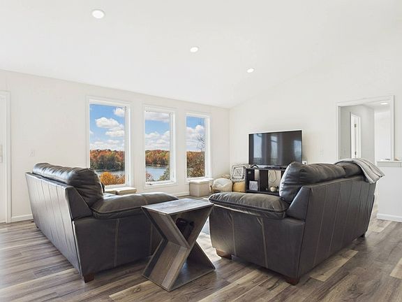 5th image of 346 Deer Run Rd