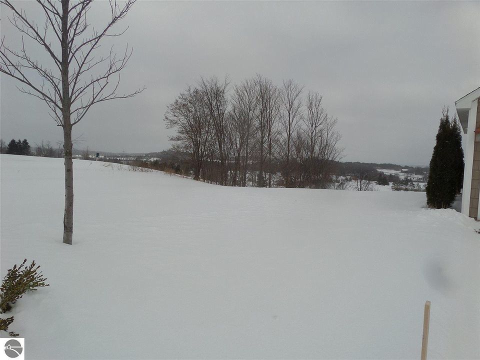 1st image of 2600 W Crown Dr