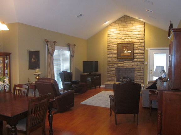 2nd image of 102 Kirkhills Ln