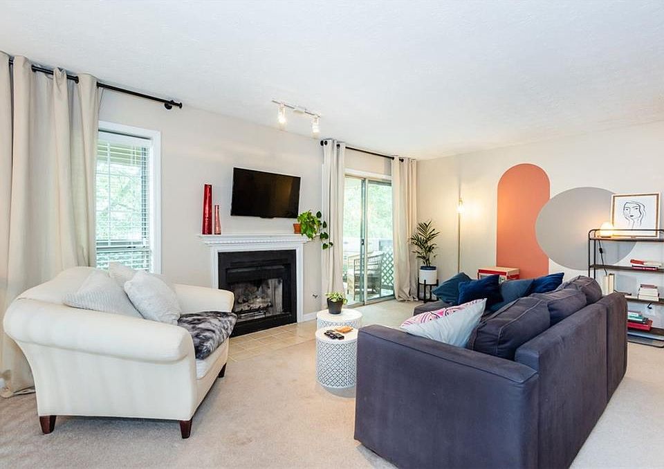 1st image of 1220 Weatherstone Dr NE Unit 1220