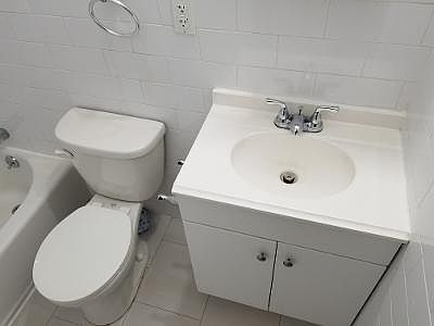2nd image of 2043 W 6th St Floor 2