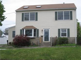 95 Longview Cir, Fords, NJ 08863