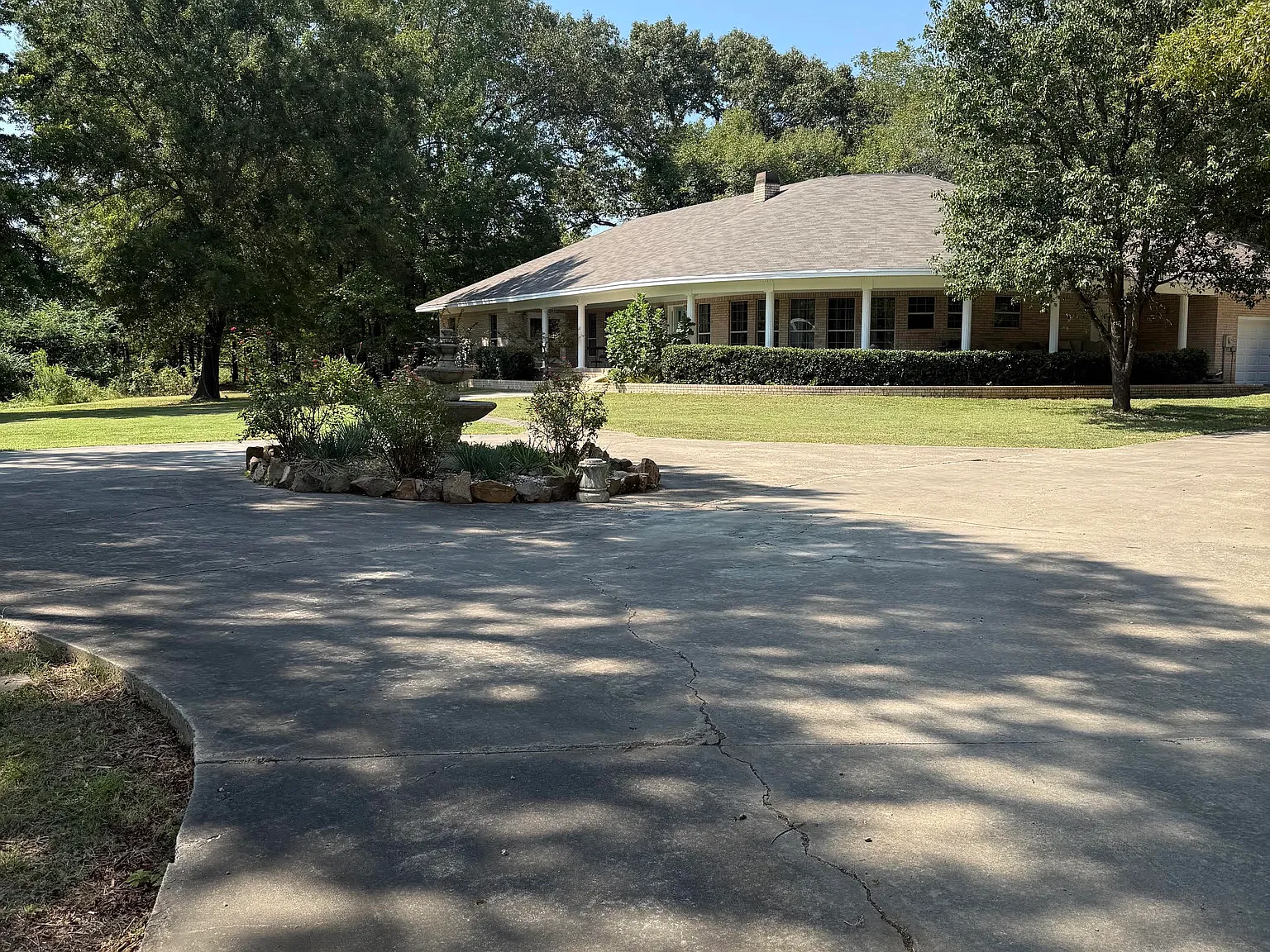 4 bed, 3404 sqft, $4,500 — Photo 1
