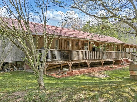 4th image of 55 Brier Ridge Rd