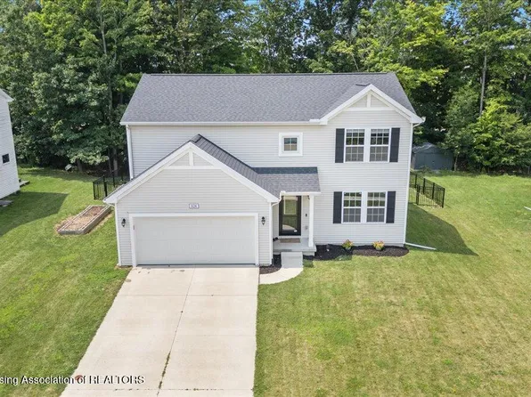 1126 River Oaks Dr, Dewitt, MI 48820