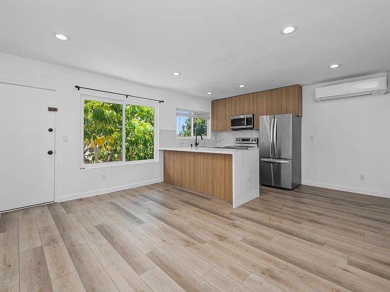 4417 McClintock St #7 — Photo 4