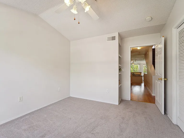 1864 Mallard Dr — Photo 17