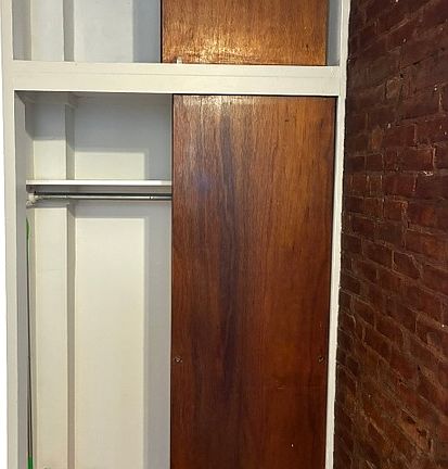 5th image of 209 E 81st St #4C