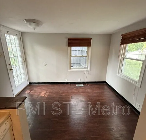 1254 Roxton Dr — Photo 5