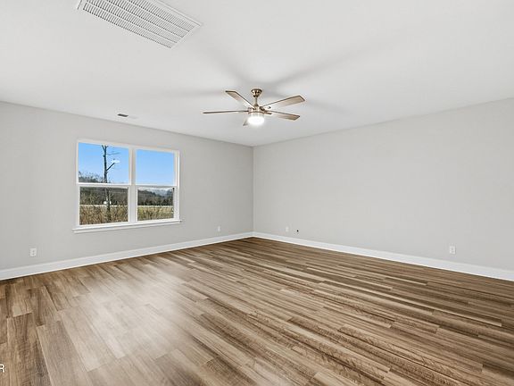 4th image of 542 Reserve Way