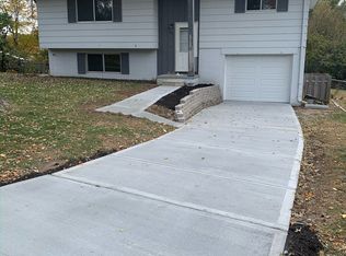 11311 S Cir, Omaha, NE 68137