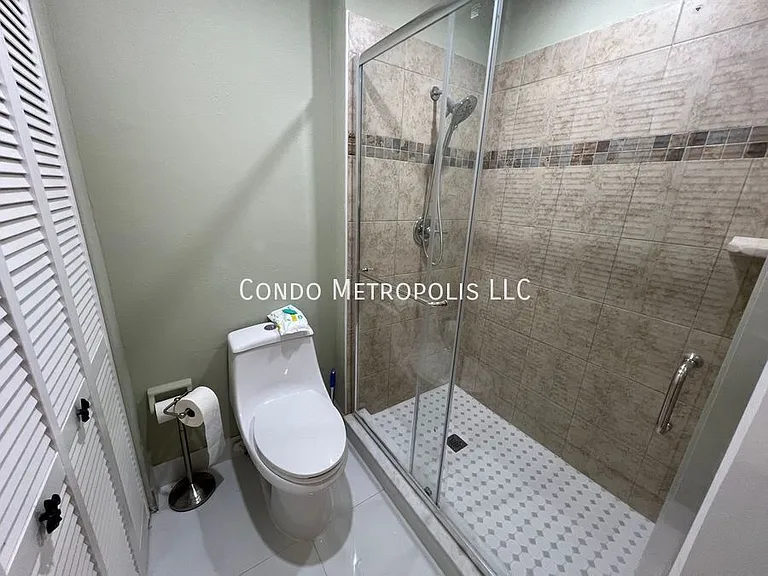 5039 Vineland Rd — Photo 14