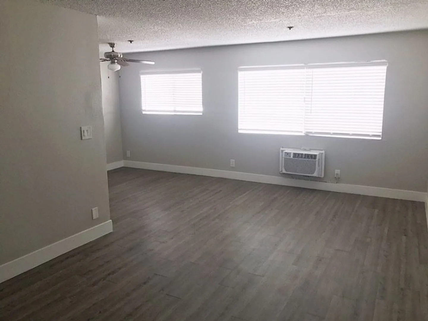 Little Roscoe Apartments — Photo 2