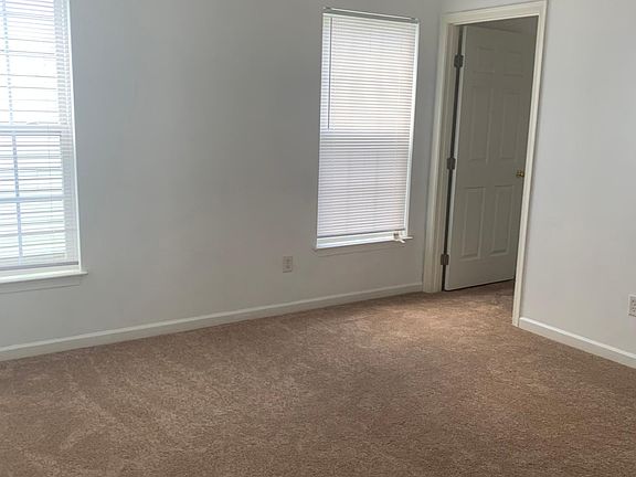 4th image of 3612 King Edward Way