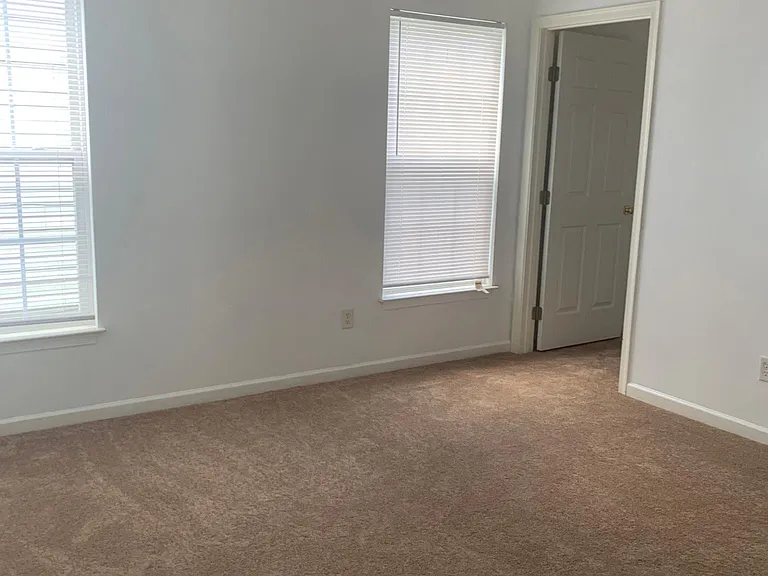 3612 King Edward Way — Photo 4