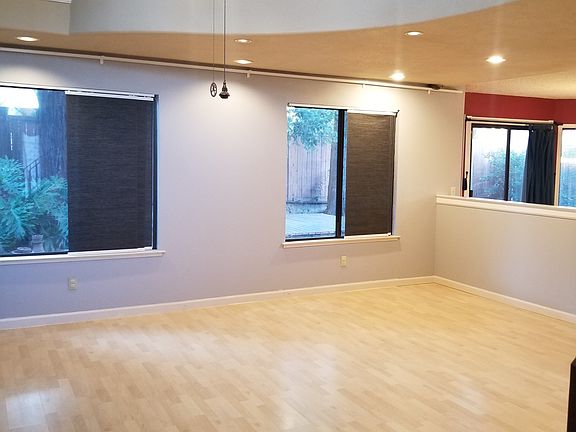 3rd image of 7584 Deltawind Dr